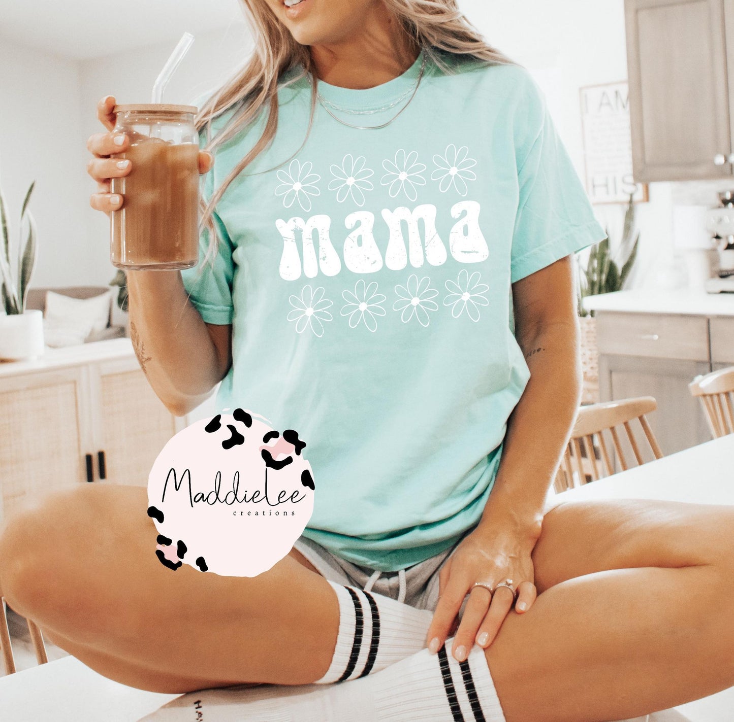 Simple Retro Mama CC TEE