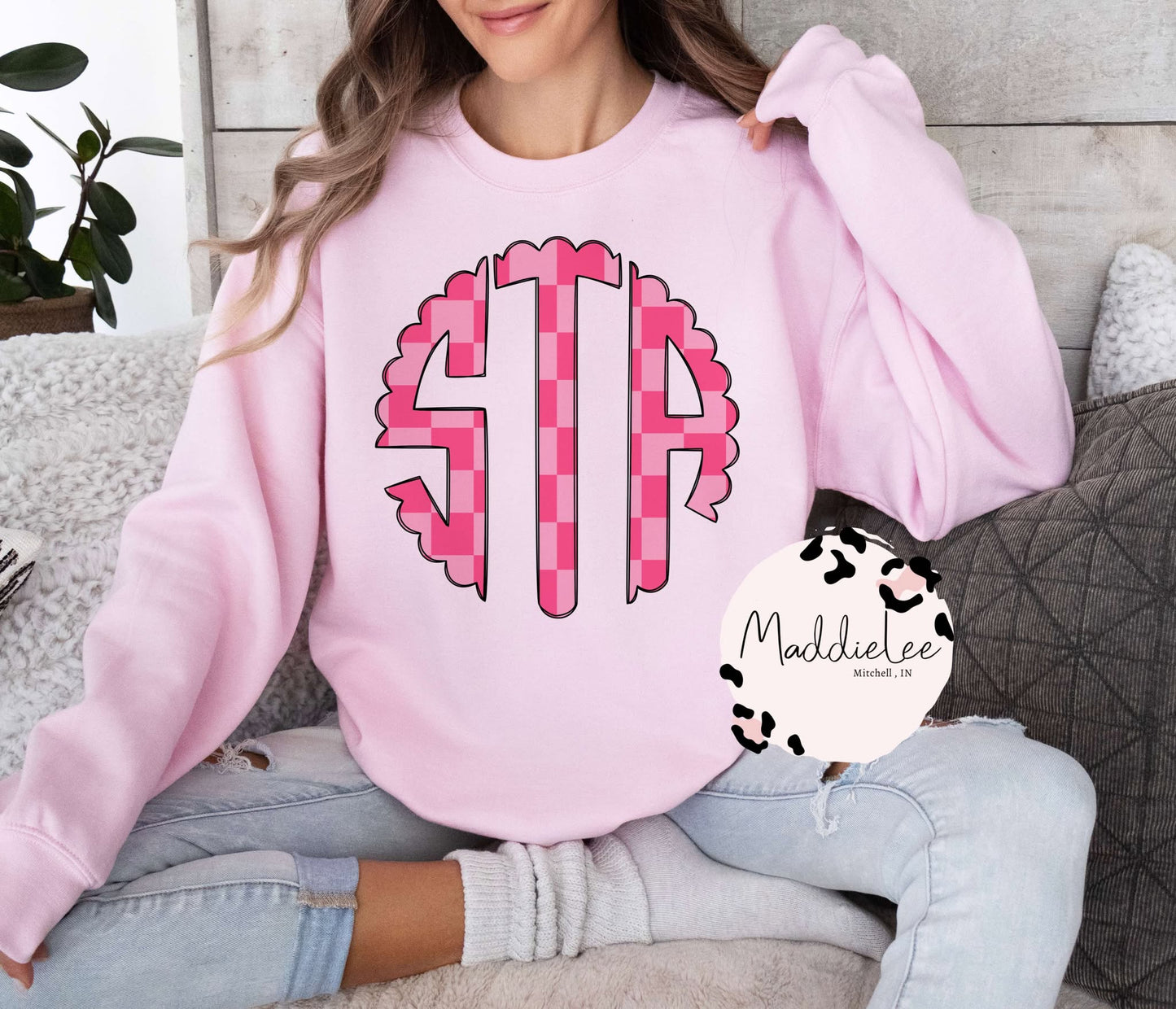 Scalloped Monogram - PINK CHECKERED