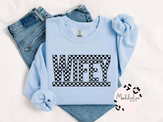 Checkered Wifey tee -  crew