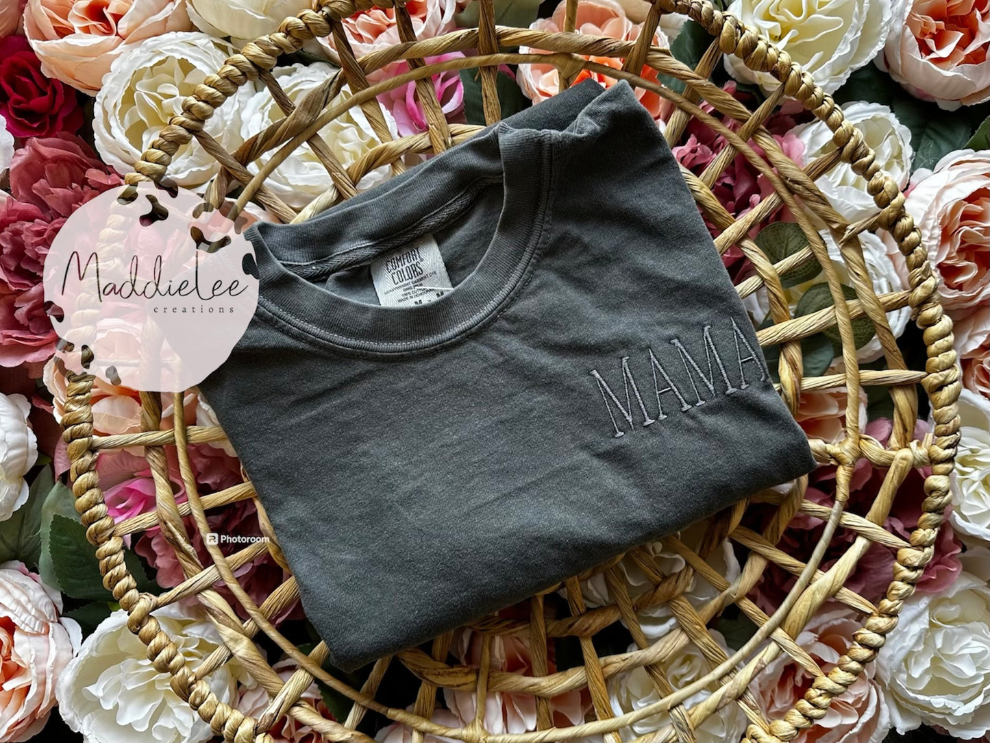 MAMA POCKET EMBROIDERED TEE