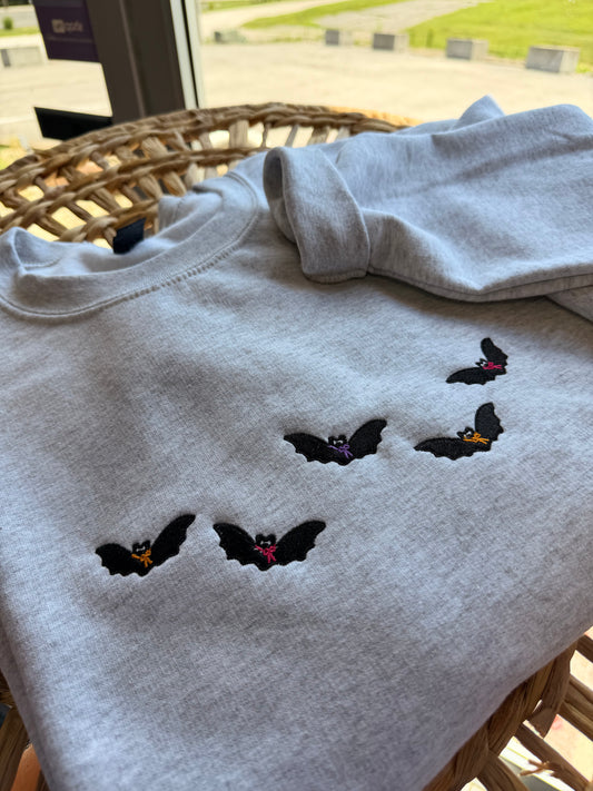 WS batts W/bows EMB crewneck